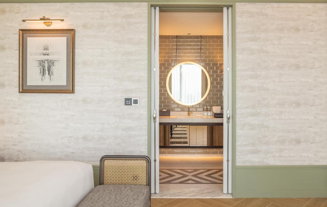Eastin Grand Hotel Phayathai 방콕 외부 사진 A pocket door