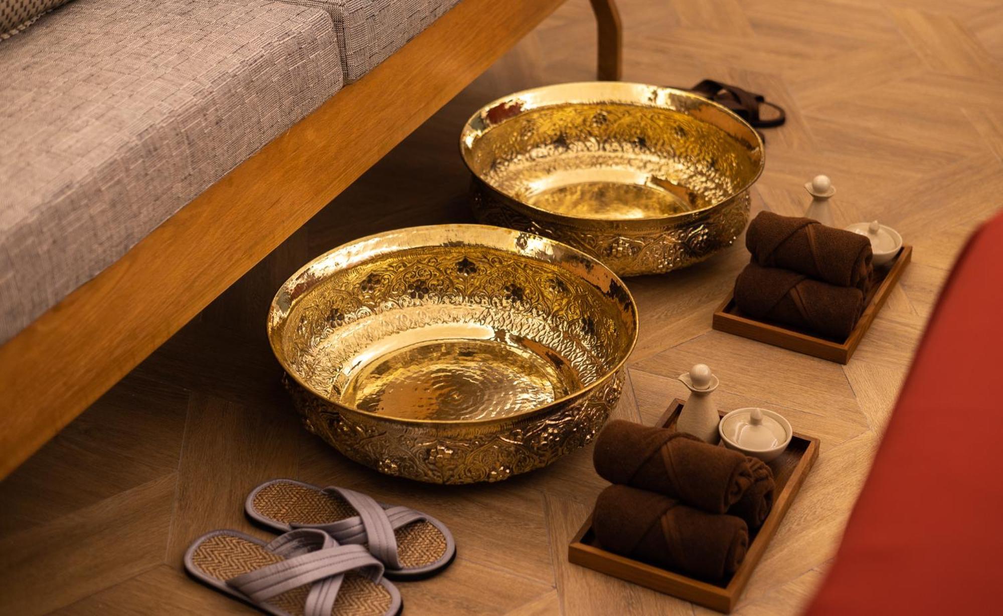 Eastin Grand Hotel Phayathai 방콕 외부 사진 Thai spa